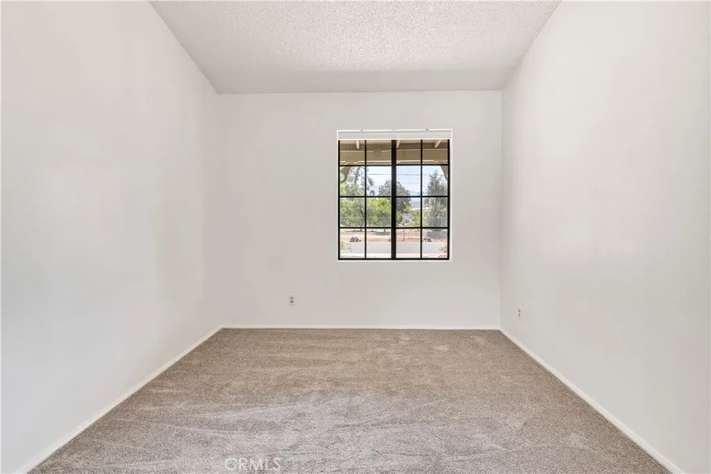 25187 Lincoln Avenue, Hemet, California 92544 home-pic-17